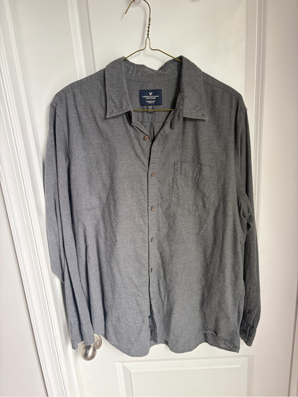 American Eagle Outfitters Men’s Gray Long-Sleeve Button-Up Shirt